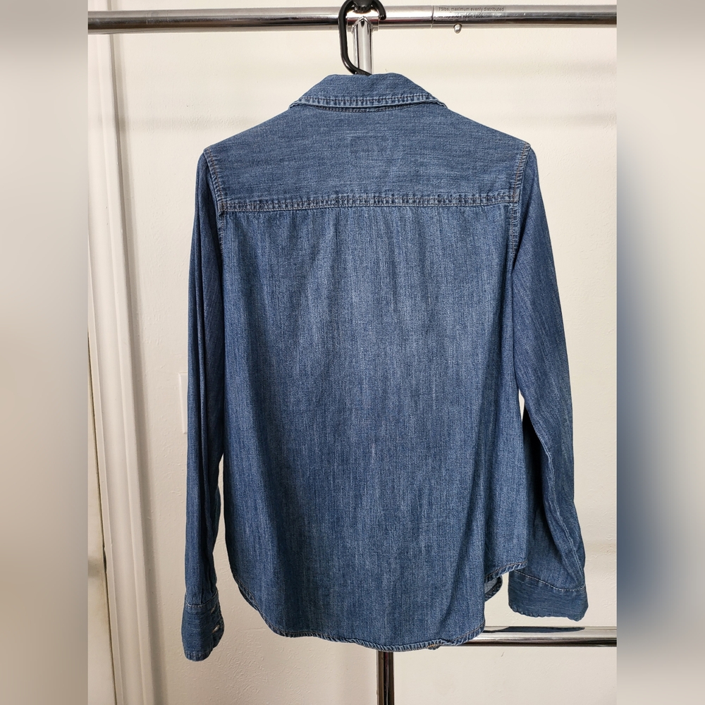 Universal Thread Blue Denim Top - Picture 3 of 5